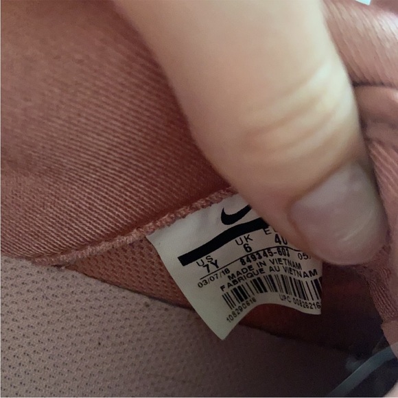 Nike Air Force 1 - Picture 5 of 6